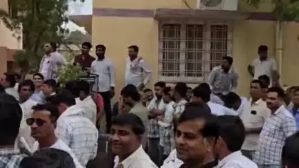 लूनकरनसर: खाद, बीज और कीटनाशक विक्रेता संघ द्वारा की गई अनिश्चितकालीन हड़ताल