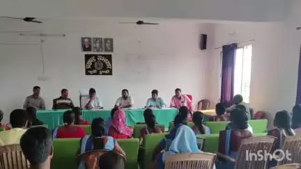 पूर्वी टुंडी: पूर्वी टुंडी प्रखंड कार्यालय में स्वच्छता रैंकिंग 2025 हेतु प्रखंड स्तरीय ट्रेनिंग एवं कार्यशाला का आयोजन