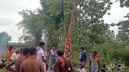 बकावंड: ग्राम मोंगरापाल में माहामाई झंडा जात्रा बोहरानी कार्यक्रम में देवी-देवताओं की पूजा-अर्चना की गई, ग्रामीण हुए शामिल