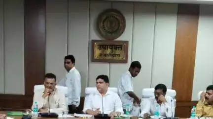हज़ारीबाग: जिला स्तरीय प्रारंभिक शिक्षा समिति की बैठक आयोजित, विद्यालयों के स्थानांतरण व निर्माण का निर्णय