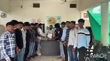 पुष्पराजगढ़: राजेंद्रग्राम में भारतीय राष्ट्रीय छात्र संगठन ने पुष्पराजगढ़ विधायक फूदेलाल सिंह को ज्ञापन सौंपा