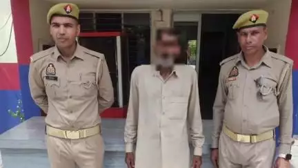 स्वार: स्वार कोतवाली पुलिस ने एक वारंटी अभियुक्त को नौगजा से गिरफ्तार कर न्यायालय में पेश किया