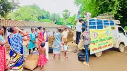 सुकमा: जिले में नियद नेल्लानार योजना के अंतर्गत पशुधन विकास विभाग द्वारा किसानों को बटेर का वितरण किया गया