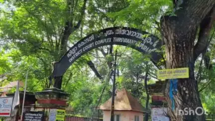 തിരുവനന്തപുരം: പേരൂർക്കട സ്വദേശിയായ 13കാരിയെ പീഡിപ്പിച്ച 18കാരന് 30 വർഷം കഠിന തടവ് ശിക്ഷ