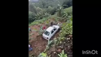 കാഞ്ഞിരപ്പള്ളി: മണങ്ങല്ലൂരിന് സമീപം നിയന്ത്രണം വിട്ട കാർ 20 അടി താഴ്ചയിലേക്ക് മറിഞ്ഞ് അപകടം