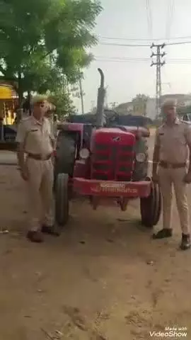 जालौर: जालौर के कोतवाली पुलिस ने अवैध बजरी से भरे एक ट्रैक्टर ट्रॉली को किया जब्त