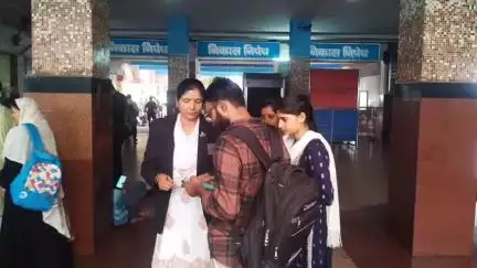 कोडरमा: कोडरमा समेत आसपास के स्टेशनों पर टिकट जांच अभियान, 1066 यात्रियों से ₹6,42,465 जुर्माना वसूला गया