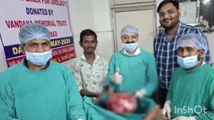 મેઘરજ: પડકાર કહી શકાય તેવું પરાક્રમ નગરની જલારામ હોસ્પિટલ ખાતે 65વર્ષીય વૃધ્ધાના પેટ માંથી 8.400kgની ગાંઠ બહાર કઢાઈ