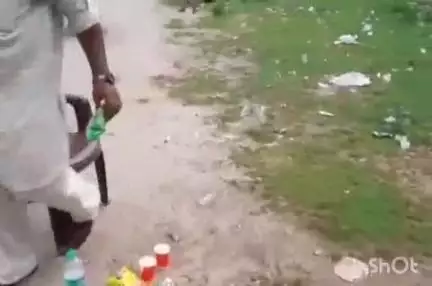 हरिद्वार: ऑपरेशन मर्यादा तार-तार, गड्ढा पार्किंग के पास खुलेआम जाम छलकाते दो लोगों को खदेड़ा गया