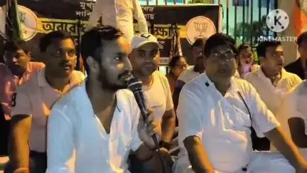 রায়গঞ্জ: BJP র রাজ্য সভাপতি সুকান্ত মজুমদারের মুক্তির দাবীতে রায়গঞ্জ থানার মুল গেটের সামনে BJP র লাগাতার অবস্থান বিক্ষোভ
