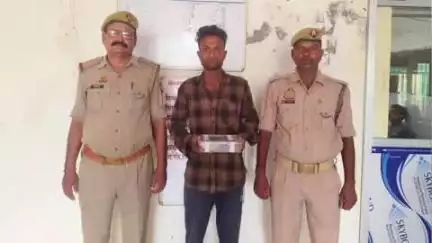मुगलसराय: जीटी रोड पर सपा कार्यालय के पास मुगलसराय पुलिस ने अवैध शस्त्र के साथ एक अपराधी को गिरफ्तार किया