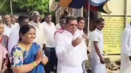 ಹಡಗಲಿ: ಮದಲಗಟ್ಟಿ ಗ್ರಾಮದಲ್ಲಿ ಶ್ರೀ ಆಂಜನೇಯ ಸ್ವಾಮಿ ದೇವಸ್ಥಾನದ,ಸಭಾಂಗಣ ಕಟ್ಟಡ ನಿರ್ಮಾಣಕ್ಕೆ ಭೂಮಿ ಪೂಜೆ ನೆರವೇರಿಸಿದ ಸಂಸದ;ತುಕಾರಾಂ