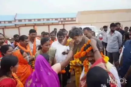 बकावंड: कचनार में श्रीराम मंदिर निर्माण के लिए आयोजित भूमि पूजन में बस्तर सांसद महेश कश्यप सहित जनप्रतिनिधि हुए शामिल