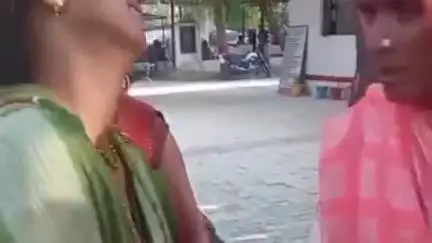 बांसगांव: गगहा के निजी अस्पताल में मासूम की मौत, परिजनों का आरोप- डॉक्टर ने लगाया गलत इंजेक्शन, बच्ची के मुंह से निकला झाग
