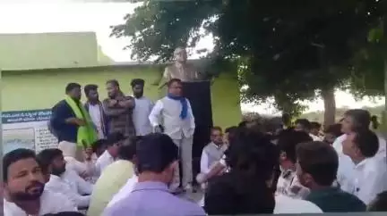 ಆಳಂದ: ದಲಿತರಿಗೆ ಕಟಿಂಗ್ ನಿರಾಕರಣೆ: ಕಿಣ್ಣಿಸುಲ್ತಾನ ಗ್ರಾಮಕ್ಕೆ ದಲಿತ ಸೇನೆಯ ಅಧ್ಯಕ್ಷ ಹನುಮಂತ ಯಳಸಂಗಿ ಭೇಟಿ