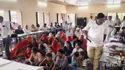 ओसियां: पंडित दीनदयाल उपाध्याय अंत्योदय संबल पखवाड़ा, जिला कलक्टर ने ग्राम पंचायत नेवा में अंत्योदय संबल शिविर का किया निरीक्षण
