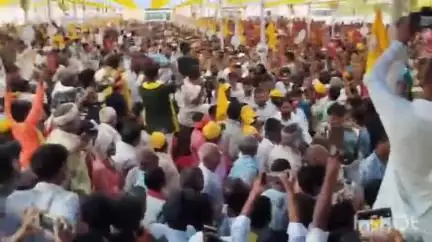 रोह: मंडरा खेल मैदान में प्रशांत किशोर ने कहा- नेताओं को प्रदेश के बच्चों की चिंता नहीं, बच्चों का भविष्य दांव पर