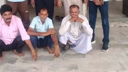 केशोरायपाटन: रायथल थाना पुलिस ने ताश के पत्तों से जुआ खेलते हुए 3 लोगों को गिरफ्तार कर ₹15,410 किए जब्त, मामला दर्ज