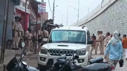 कोचस: कोचस में फर्जी मतदान को लेकर दो पक्षों के समर्थक आपस में भिड़े, जमकर चले ईट-पत्थर, चार घायल