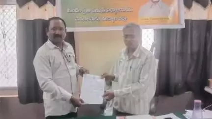 పాములపాడు గ్రామాల్లో పారిశుద్ధ్యం లోపించకుండా చర్యలు తీసుకోవాలని:జిల్లా ఎస్సీ ఎస్టీవిజిలెన్స్  కమిటీ మెంబర్ నాగరాజు