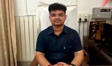 चंदौसी: चंदौसी तहसील में उप जिलाधिकारी विनय मिश्रा के स्थानांतरण के बाद 2021 बैच के पीसीएस अधिकारी आशुतोष तिवारी ने जन समस्याएं सुनीं