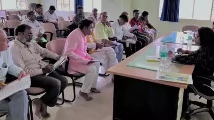 सुसनेर: ग्राम सालरिया स्थित गौ अभयारण्य में जिला स्तरीय संचालन समिति की हुई बैठक, जिला कलेक्टर ने की अध्यक्षता