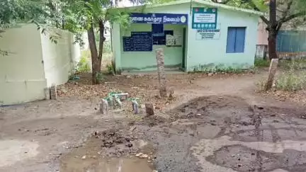 சாத்தூர்: வெங்கடாசலபுரம் ஊராட்சியில் சிதம்பர நகரில் குடிநீர் குழாய் உடைந்து வீணாகுவதாக சரி செய்ய பொதுமக்கள் கோரிக்கை