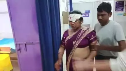 जशपुर: जशपुर लावा नदी पुलिया के पास इनोवा और जेसीबी में जोरदार भिड़ंत, दो लोग गंभीर रूप से घायल