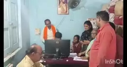 देऊळगाव राजा: शहर तलाठी कार्यालय येथे महसूल कार्यालय मधील योजनांच्या लाभार्थ्यांचे आधार लिंक व्हॅलिडेशन शिबीर संपन्न