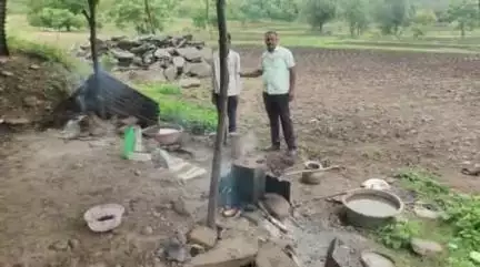 नांदेड: जिल्ह्यातील अवैध दारू,हातभट्टी दारू निर्मिती व विक्री करणाऱ्यांवर मास रेडचे आयोजन करून एकुण ₹ १,४९,२०० चा मुद्देमाल जप्त