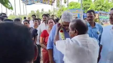 పంచరామ క్షేత్రమైన సామర్లకోట భీమేశ్వర స్వామి ఆలయాన్ని సతీసమేతంగా దర్శించుకున్న AP టిడ్కో చైర్మన్ అజయ్ కుమార్.