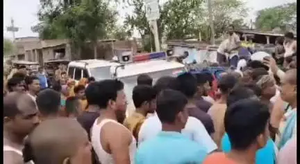 बेगूसराय: बेगूसराय के रचियाही में अपराधियों ने एक युवक का गला दबाकर की हत्या, लोगों ने किया हंगामा