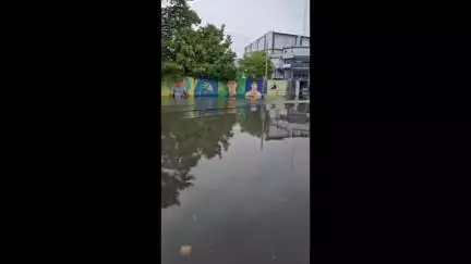 जबलपुर: बारिश के पानी से लबालब हुआ रानीताल स्टेडियम, वीडियो वायरल होने पर निगम की खुली पोल