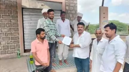 बालेसर: सियोलनगर मे पिछले दो महीने से सरकारी नलकूप खराब, ग्रामीणों ने किया प्रदर्शन, सूचना पर आज पहुंचे नायब तहसीलदार
#jansamsya
