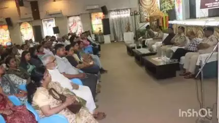 धमधा: SP ने दुर्ग जिले के स्कूल प्रबंधकों की सुरक्षित विद्यालय, सुरक्षित समाज विषय पर कंट्रोल रूम में ली बैठक