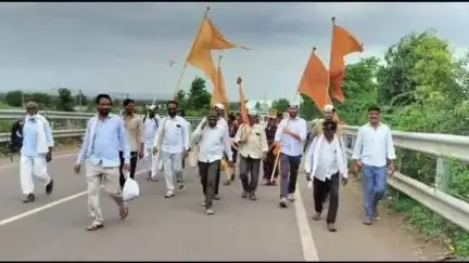 जाफराबाद: वरुड ,बोरगाव जहागीर या सह जाफराबाद तालुक्यातील हजारो भावी भक्त पंढरपूरच्या दिशेने पायी दिंडी घेऊन रवाना