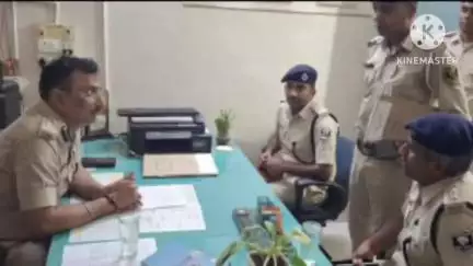 बगहा: एसपी ने किया नौरंगिया थाने का निरीक्षण