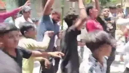 टेटिया बम्बर: चांद बाली स्थान से अखंड राम धुन के लिए निकाली गई भव्य कलश शोभायात्रा