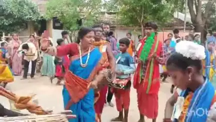 जगदलपुर: जगन्नाथ मंदिर में लोक कलाकारों ने गोंचा महापर्व में बांधा शमां, आगामी 9 दिनों तक विभिन्न लोक कलाकार देंगे प्रस्तुति