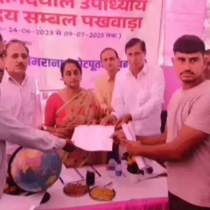 नीमराना: कोटपूतली बहरोड जिला कलेक्टर ने नीमराना पंचायत सभा में अधिकारियों के साथ समीक्षा बैठक आयोजित की, दिए आवश्यक दिशा निर्देश