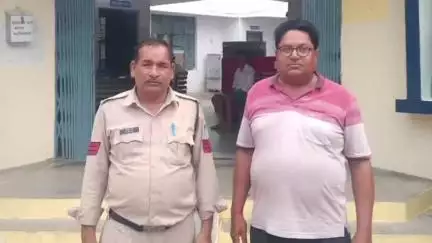 महाराजपुर: गढ़ीमलहरा थाना पुलिस ने शस्त्र लाइसेंस धारियों को थाने बुलाकर की पूछताछ