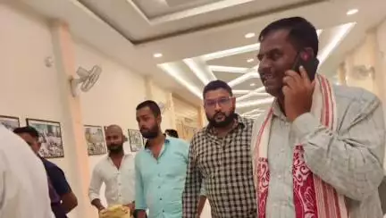 পূব ডিব্ৰুগড়: বিজেপিৰ ৰাজ‍্যিক সভাপতি দিলিপ শ‌ইকীয়াক সদৰত সম্বৰ্ধনা জনায় বিধায়ক তেৰছ গোৱালাই