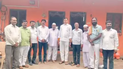 बदनापूर: सावखेडा येथे माजी सरपंचाच्या घरी आमदार नारायण कुचे यांनी दिली सदिच्छा भेट