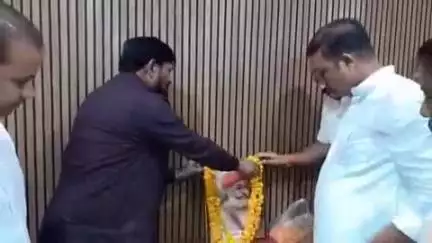 ज्ञानपुर: कलेक्ट्रेट सभागार में हर्षोल्लास के साथ व्यापारी कल्याण दिवस के रूप में मनाई गई दानवीर भामाशाह की जयंती