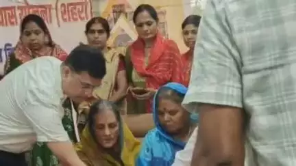 देवघर: देवघर में प्रधानमंत्री आवास योजना (शहरी) की 10वीं वर्षगांठ पर लाभार्थी सम्मान समारोह आयोजित