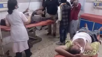एटा: धनिगा गांव के पास आमने-सामने दो बाइकों में हुई भिड़ंत, दो लोग घायल, एक की हालत गंभीर