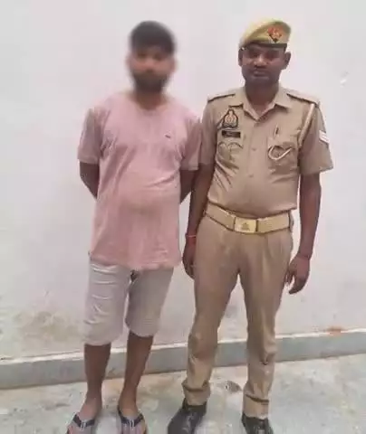 चुनार: लाल दरवाजा क्षेत्र से 11 ग्राम अवैध हीरोइन के साथ एक हीरोइन तस्कर को किया गया गिरफ्तार
