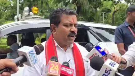 जगदलपुर: बीजापुर में 13 माओवादियों के आत्मसमर्पण पर उपमुख्यमंत्री विजय शर्मा ने दी प्रतिक्रिया, कहा- पुनर्वास में इजाफा