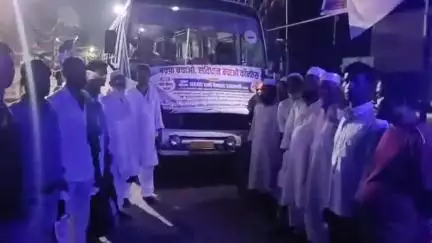 सुपौल: पटना के गांधी मैदान में वक्फ कानून के विरोध में प्रदर्शन के लिए मुसलमानों से भरी 30 बसें रवाना