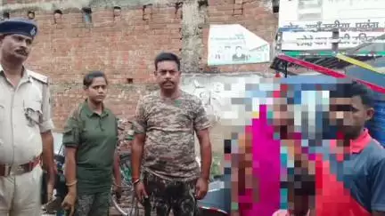 इमामगंज: रानीगंज बाजार में भटकी महिला और बच्चे को डायल 112 पुलिस ने घर पहुंचाया